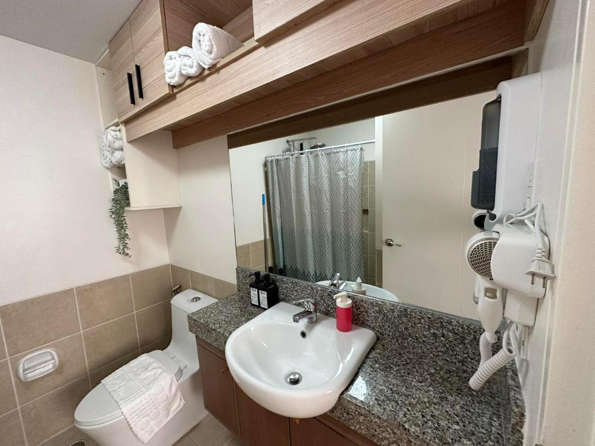Celandine Residence In Quezon City Caloocan Eksteriør billede